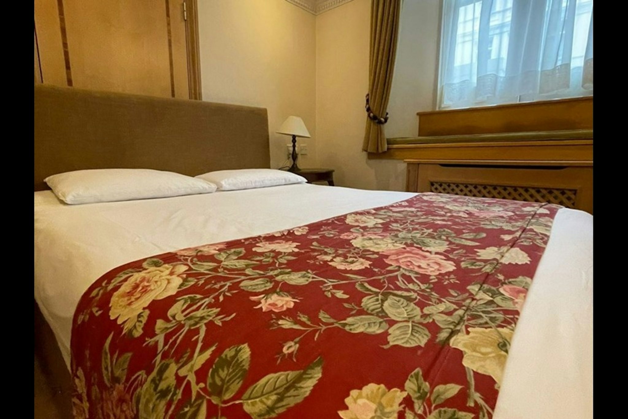Troy Hotel 28/45