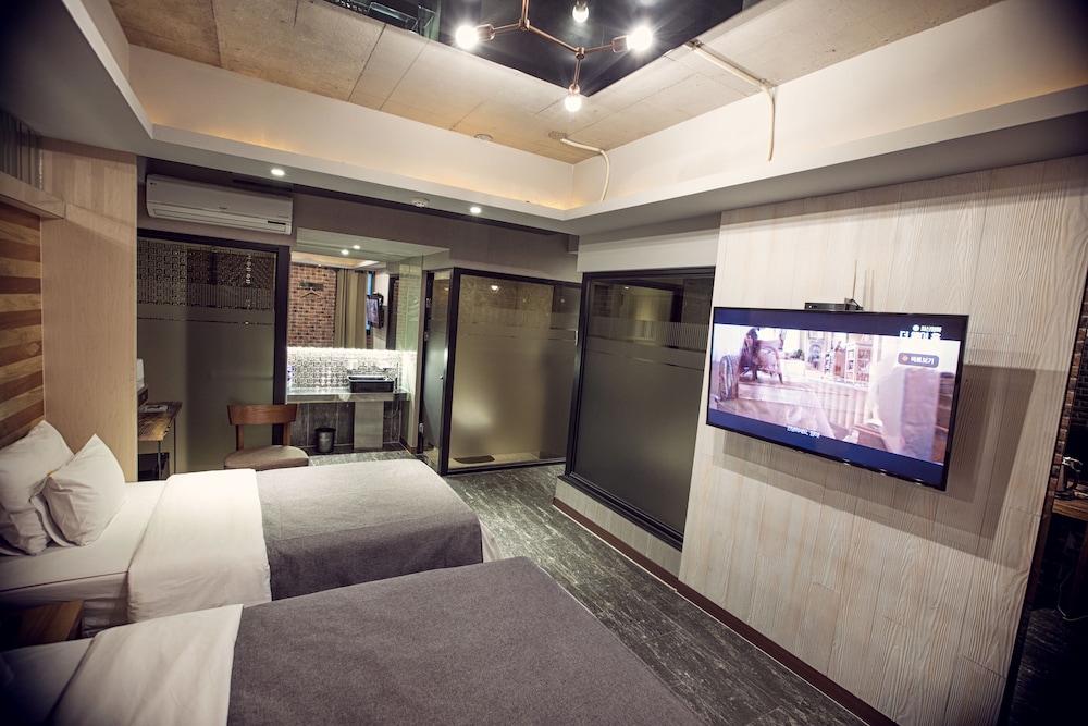 Hotel 109 14/73