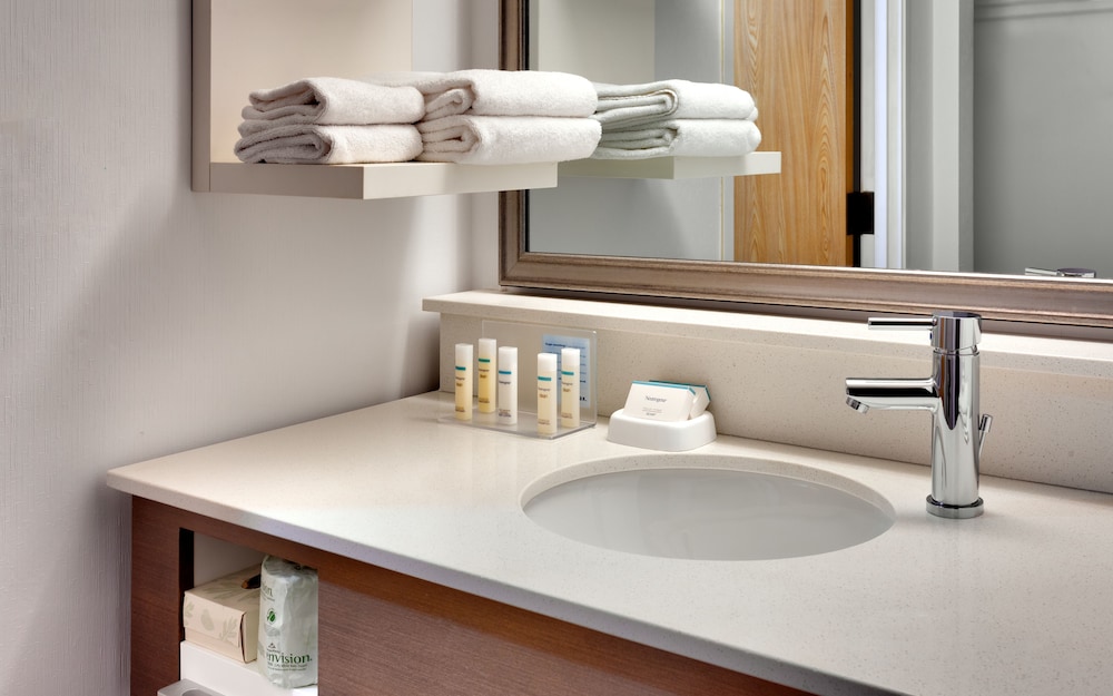 Hampton Inn & Suites Orem 35/43