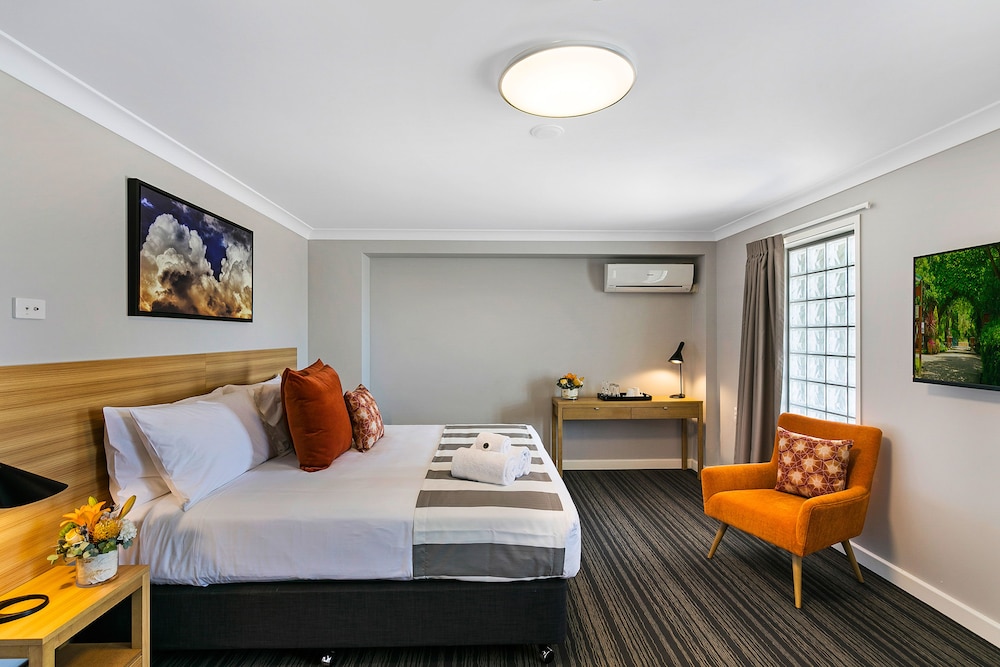 Potters Boutique Hotel 35/41