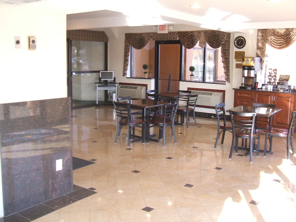 A Victory Inn - West Dearborn 19/22