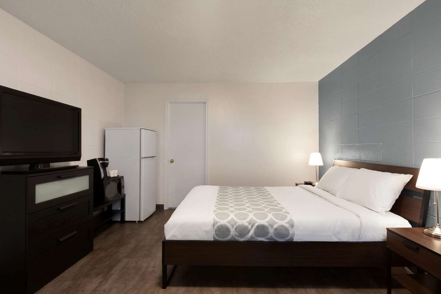 Howard Johnson by Wyndham Grande Prairie 12/32