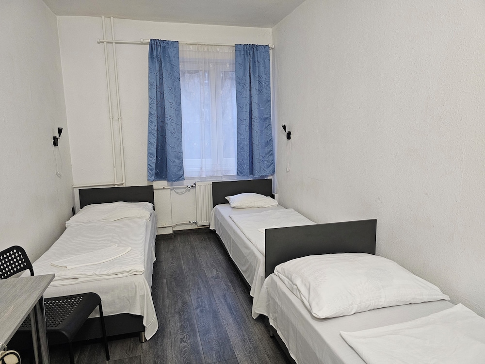 ROOM, TRIPLE