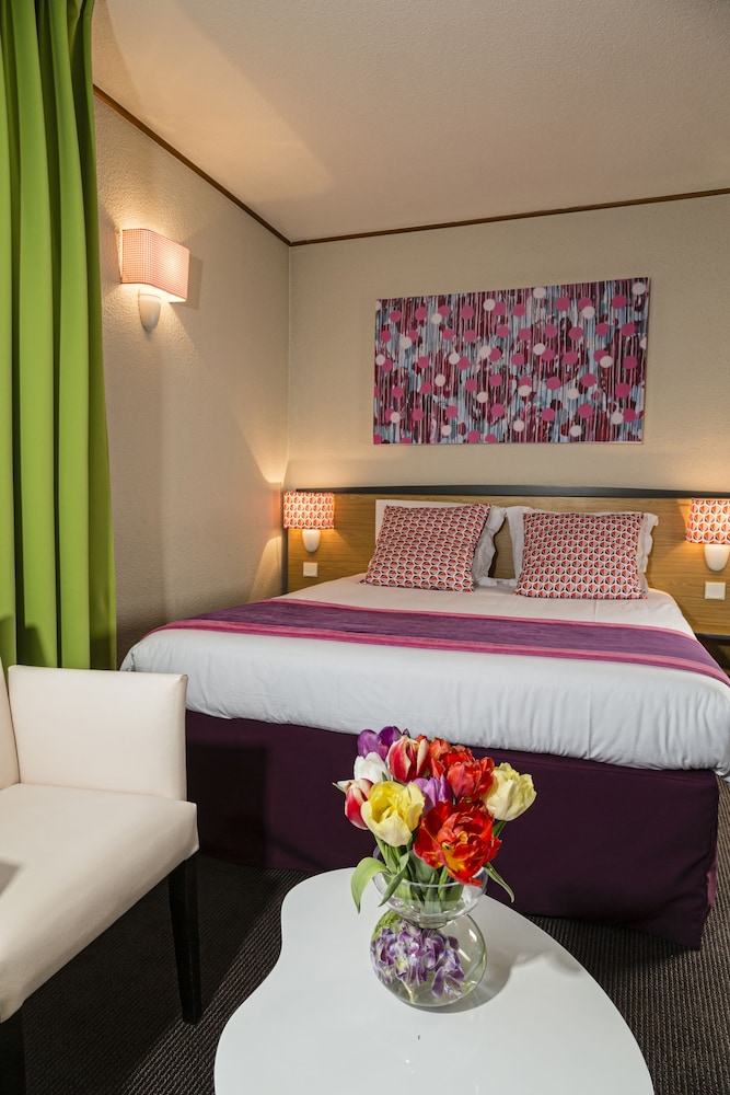 Hotel Paris Louis Blanc - Gare du Nord, Paris 10 43/67