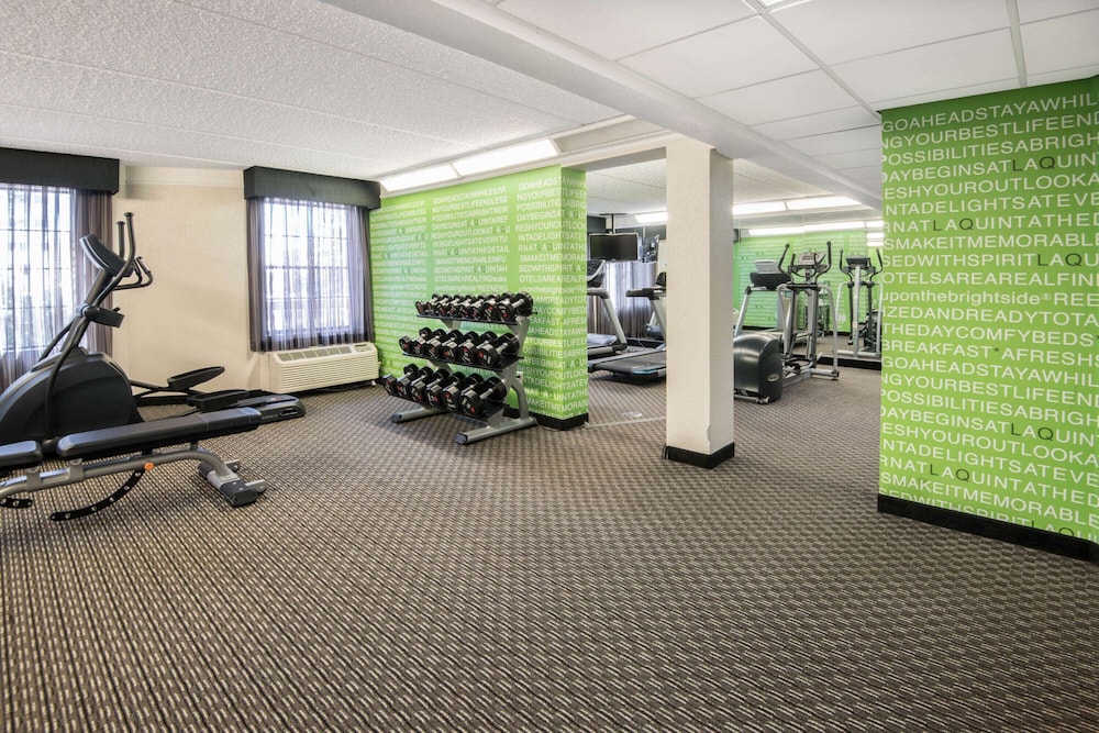 La Quinta Inn & Suites by Wyndham San Antonio Riverwalk 23/53