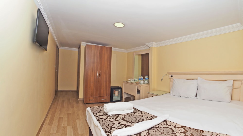 The Queen Hotel 14/67