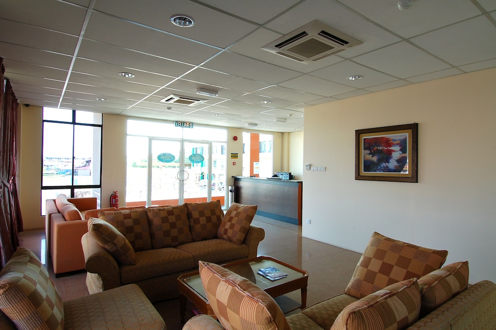 Aristo Hotel At Putatan 40/56