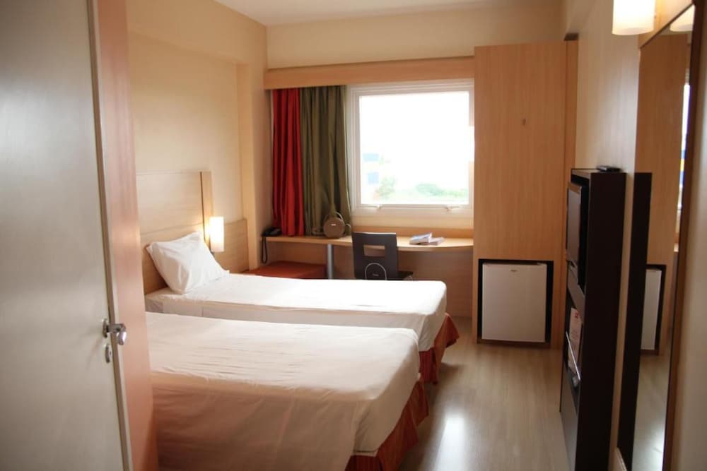 STANDARD, TWIN BEDS
