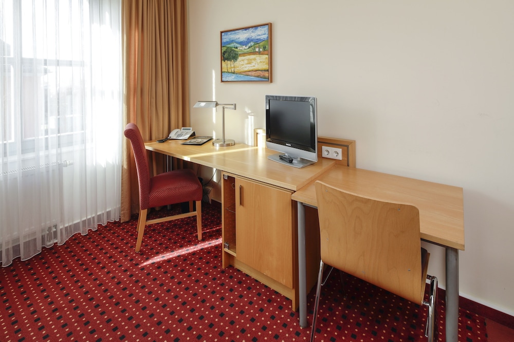 Airporthotel Berlin Adlershof 68/75