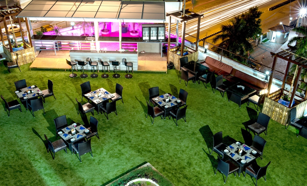 Gokulam Park Sabari Omr Hotel 32/33