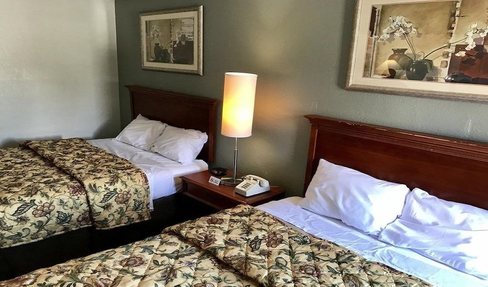 Palace Inn & Suites - Newport News/Jefferson Ave 2/13