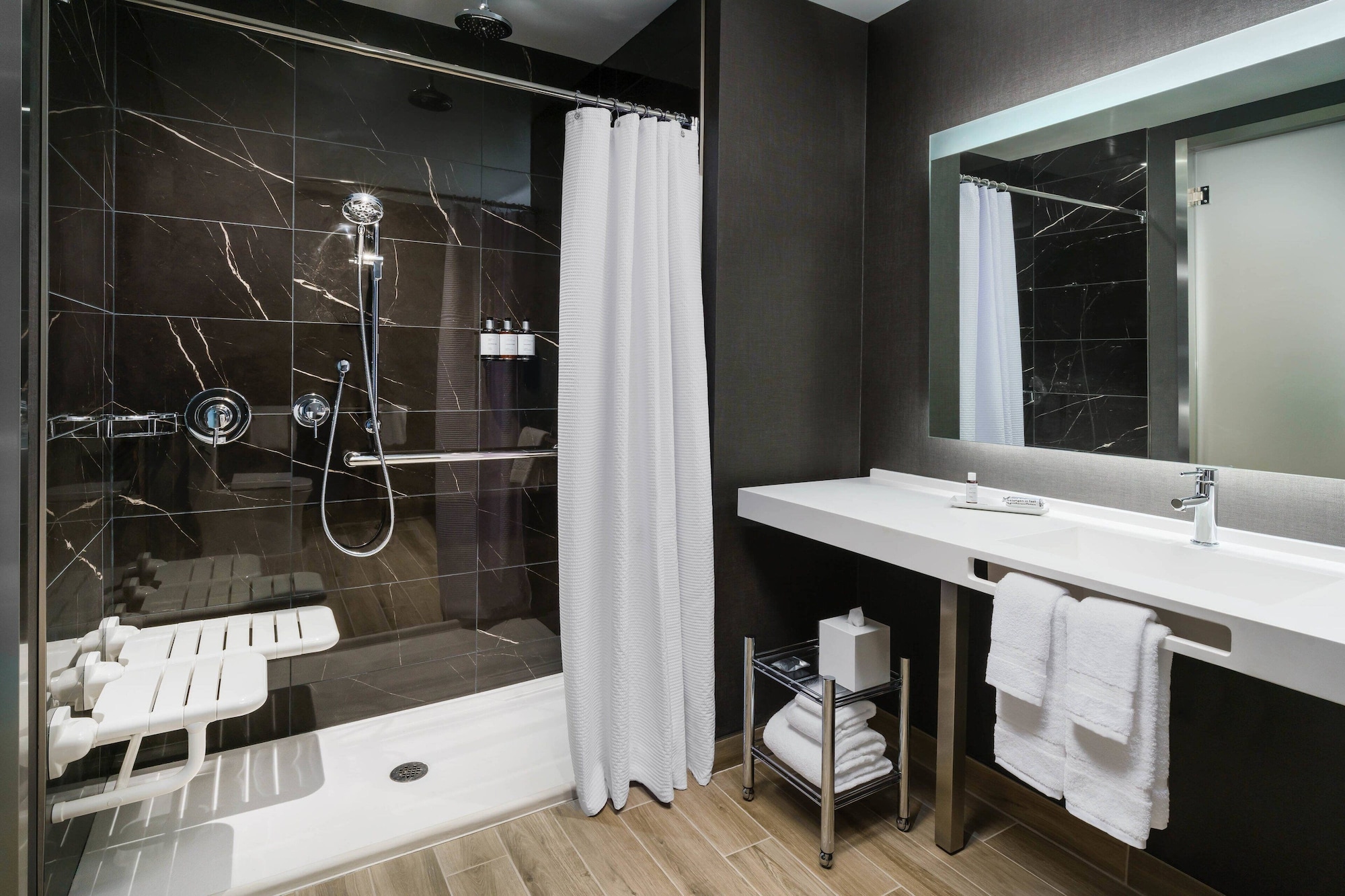 غرفة بسرير كينج مع أريكة، AC Hotel Scottsdale North 4/10