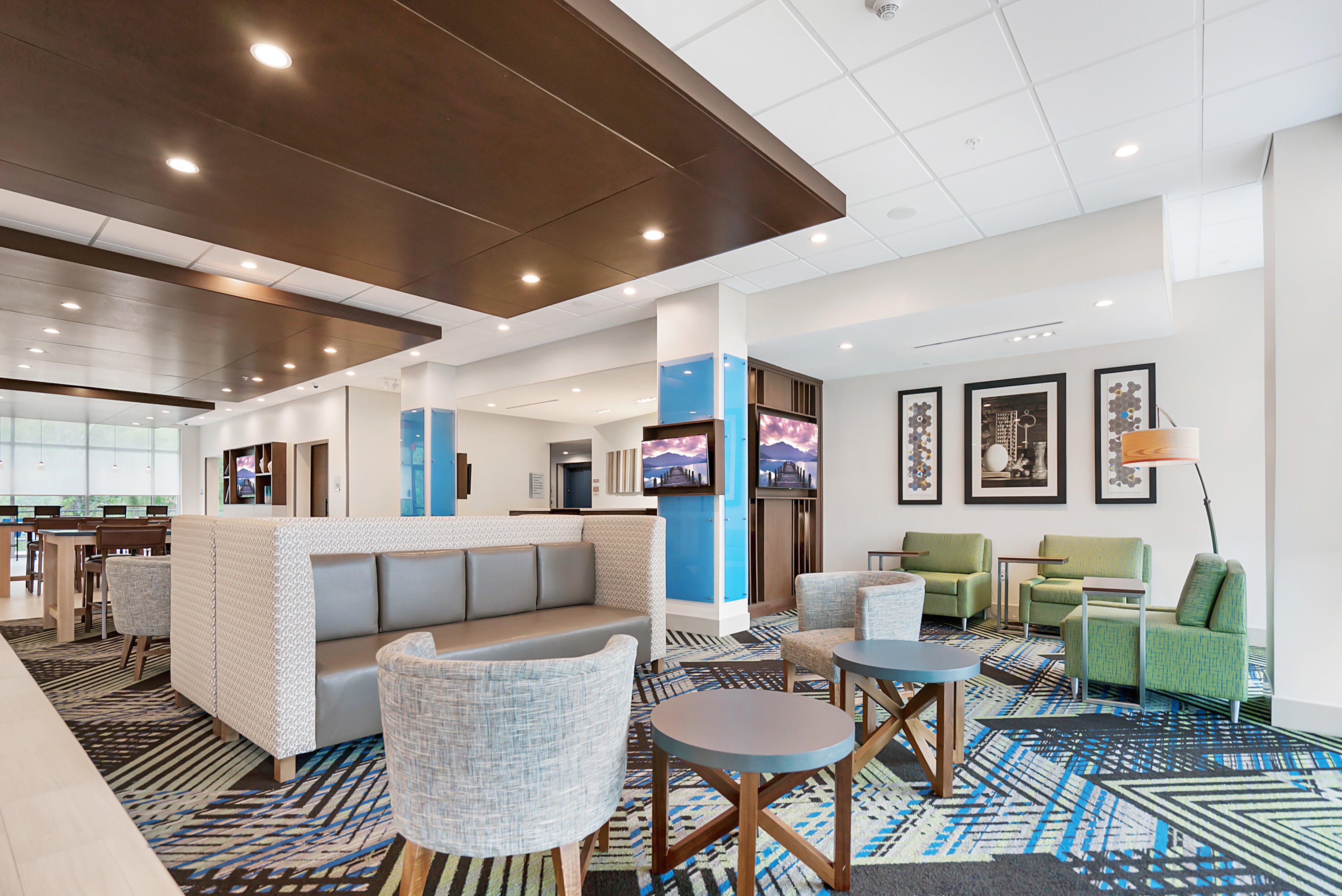 Holiday Inn Express Jacksonville South Bartram Prk 52/69