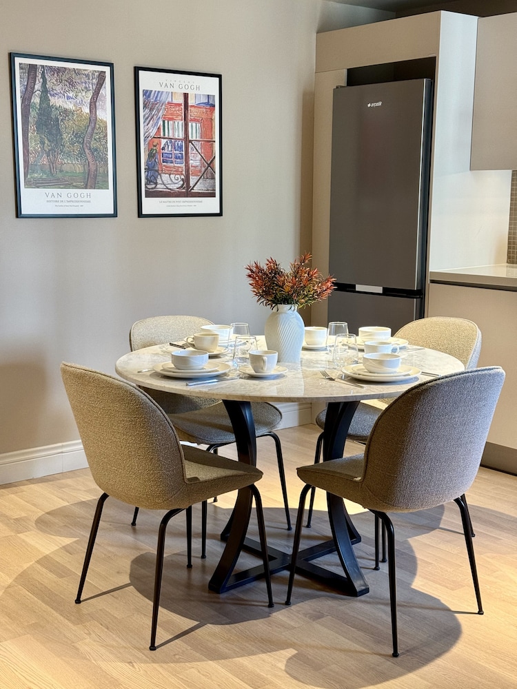 Weingart Suites Hotel 53/58
