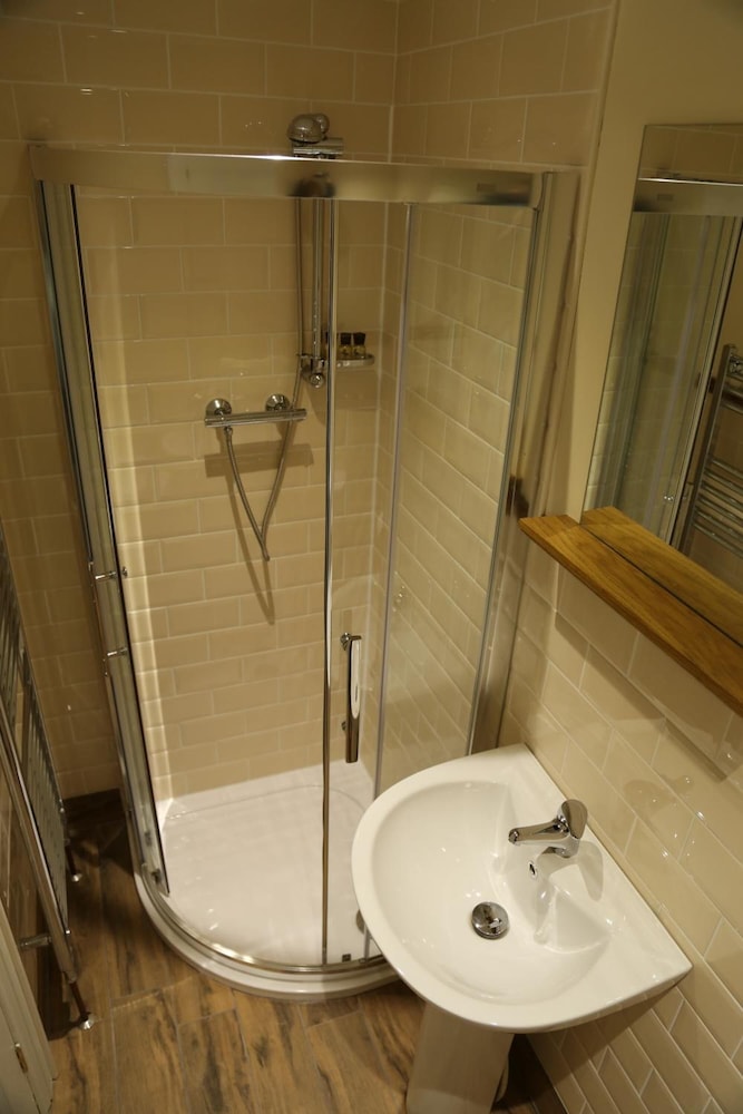 Number 8 The Townhouse 34/38