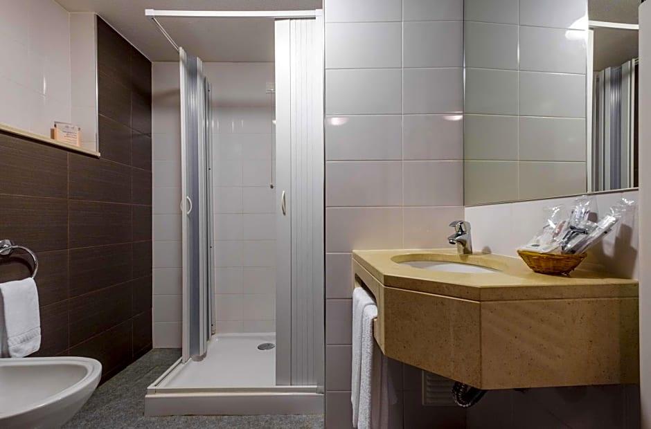 CATOLICA HOTEL 49/51