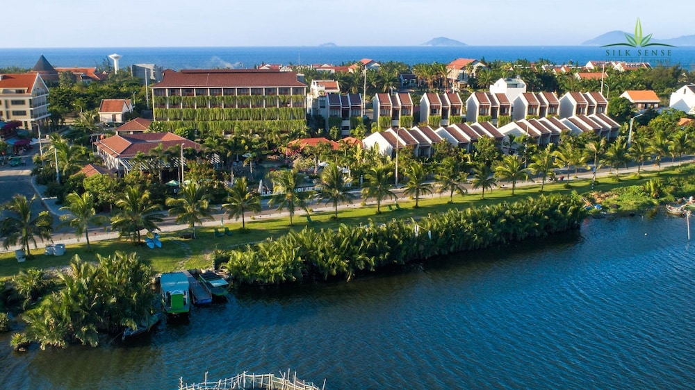 Silk Sense Hoi An River Resort 84/88