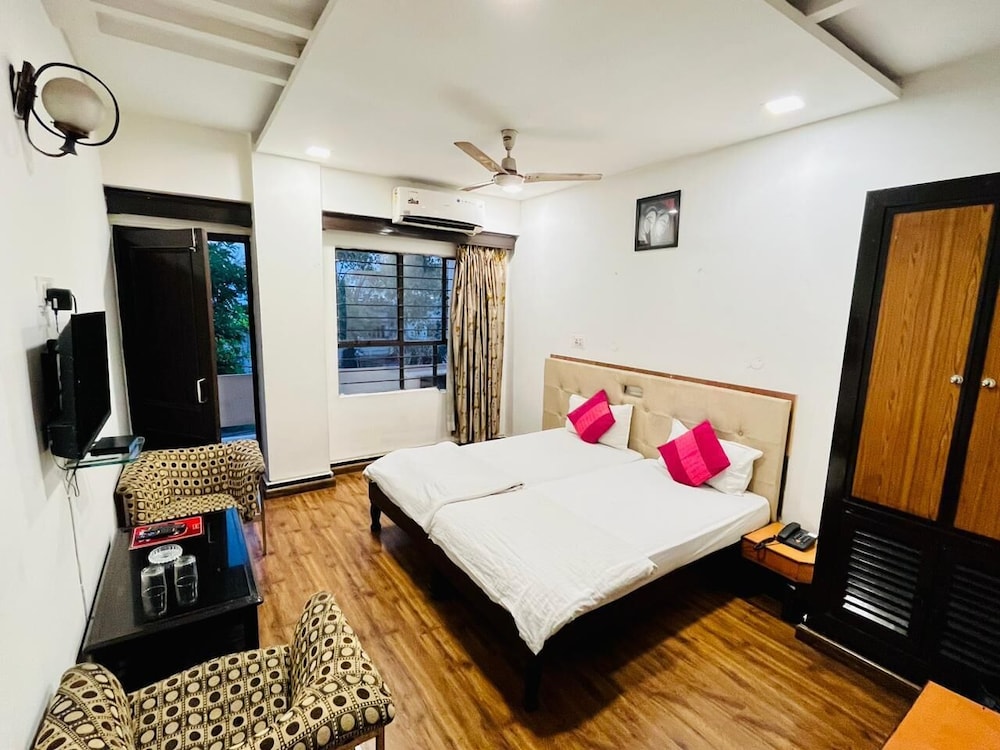 PATHIK HOTEL 10/32