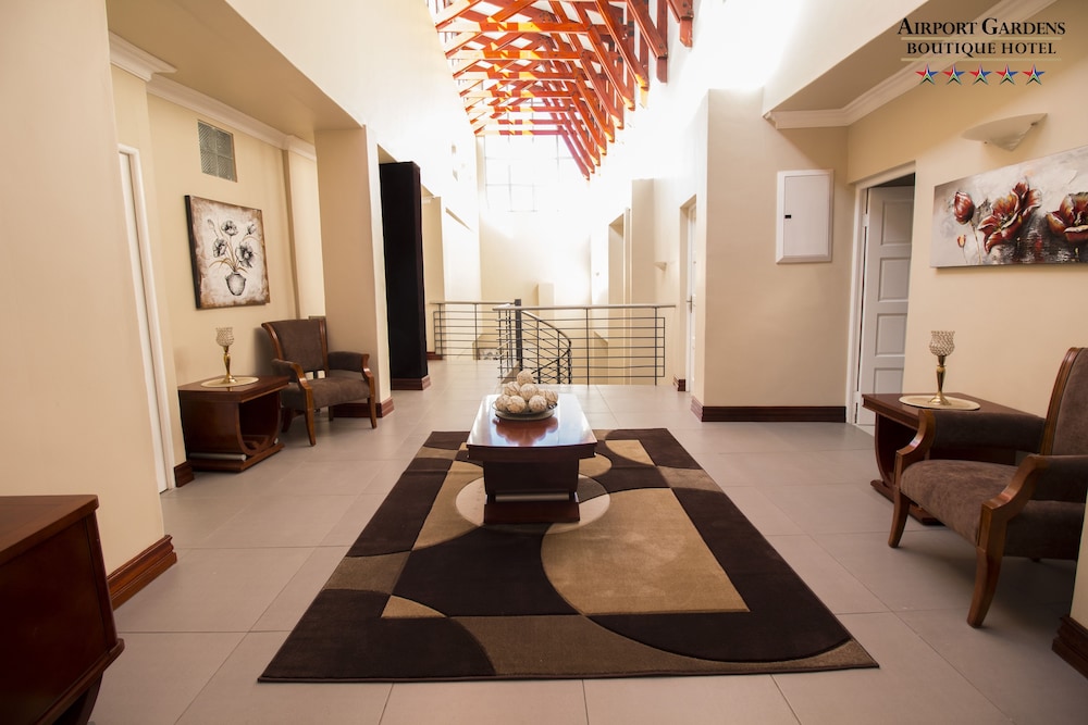 Airport Gardens Boutique Hotel 42/68