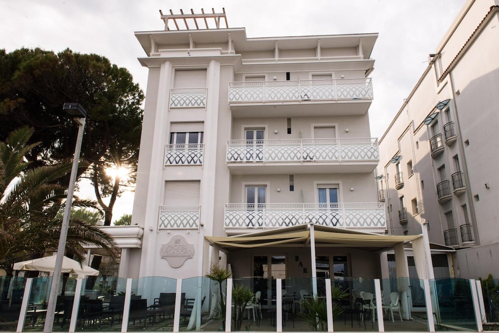 Hotel Veladoro 4/68