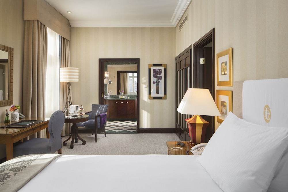 DELUXE, SUITE