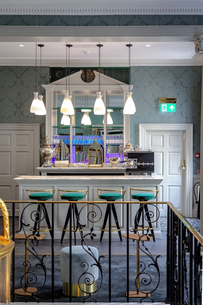 No 30 Knightsbridge 44/53