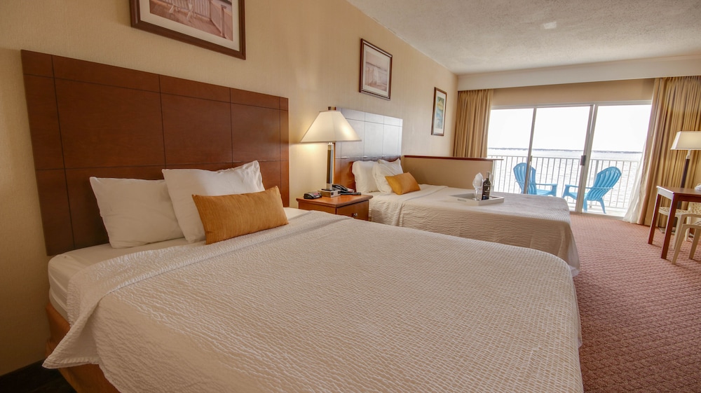 EFFICIENCY, 2 QUEEN BEDS, BAY FRONT, SOFA, SOUTH BUILDING, ACCESSIBLE