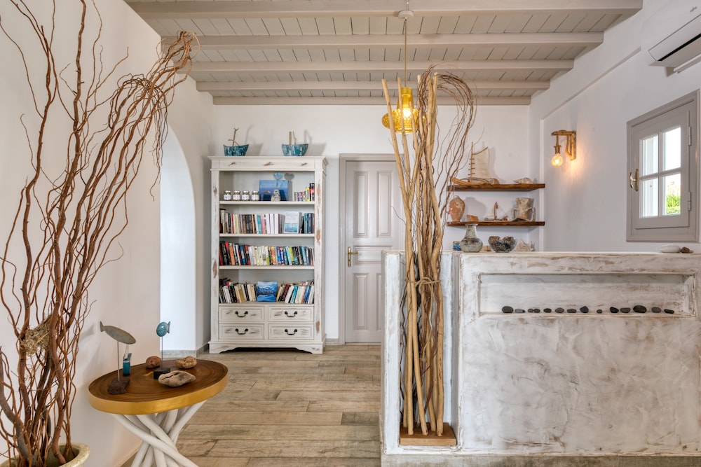 Ostria Inn 9/50