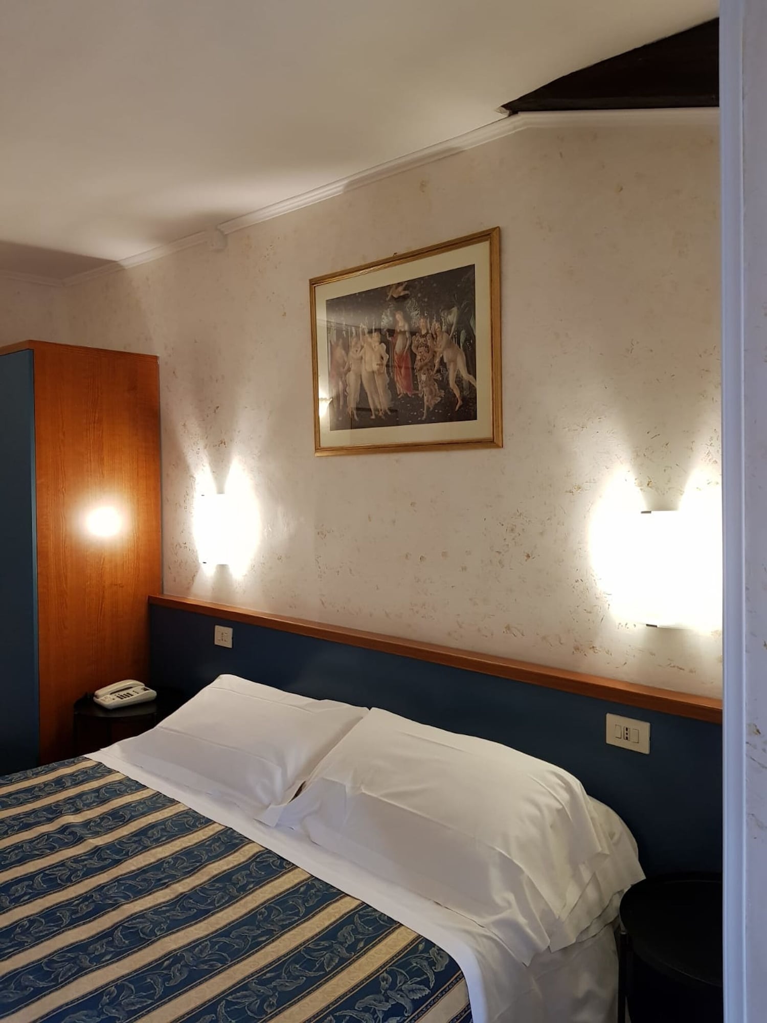 STANDARD, DOUBLE OR TWIN BED