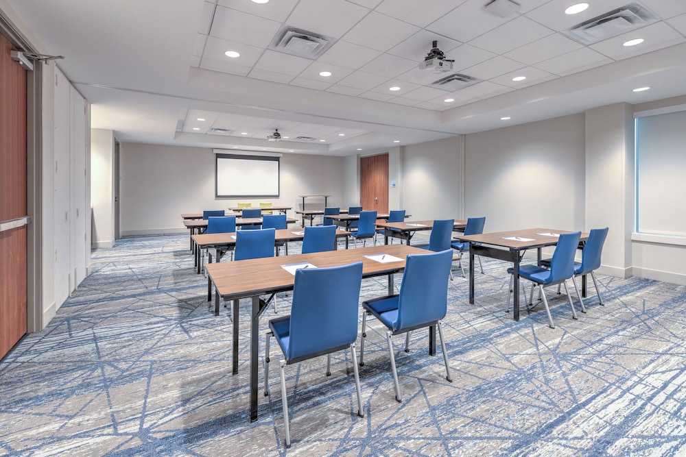 Holiday Inn Express & Suites Houston S Medical Ctr Area 44/50