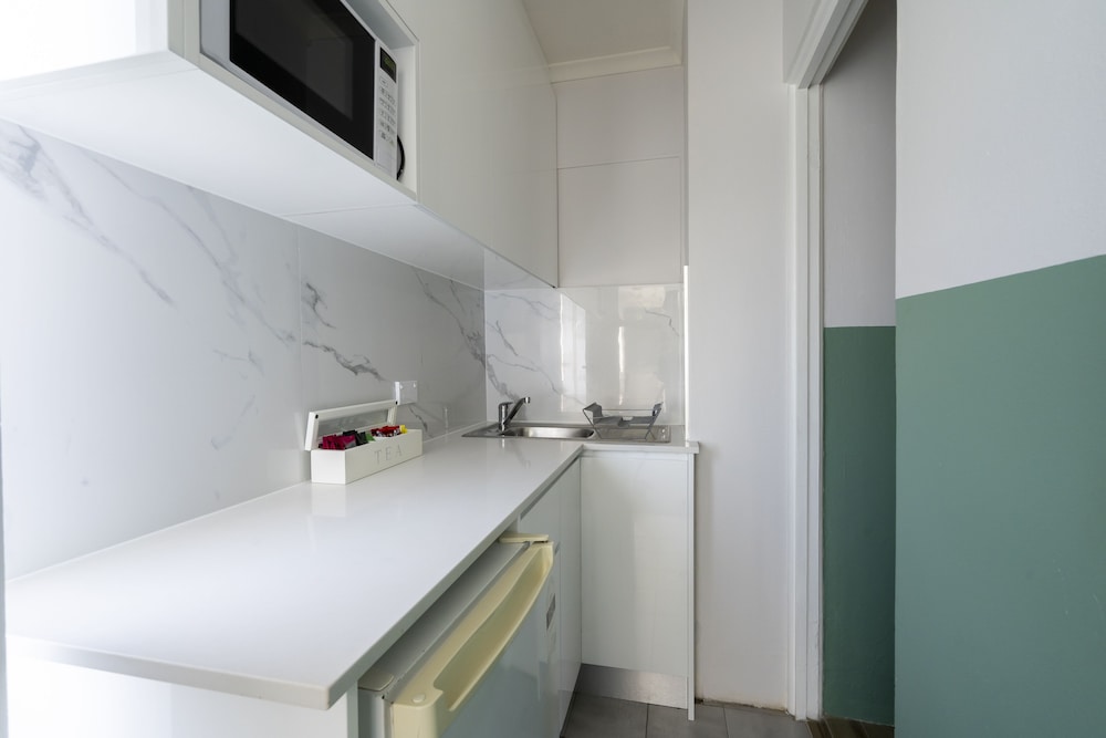 Manly Designer Studios 50/50