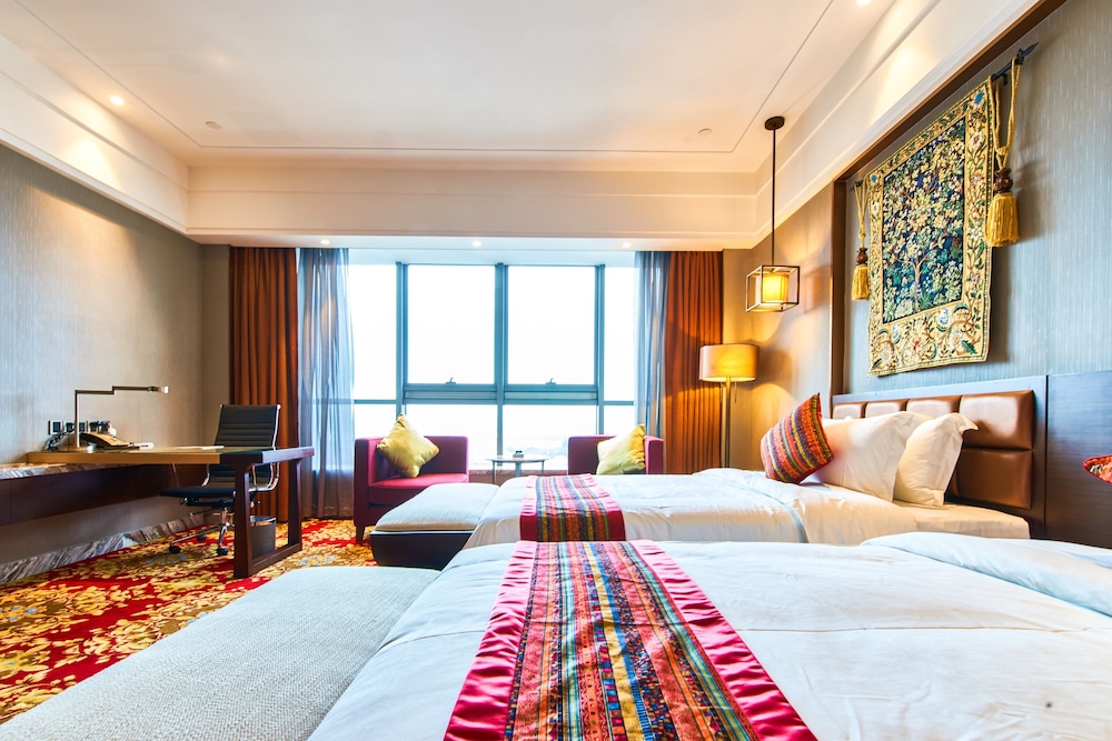 Huayu Landmark Hotel 8/32