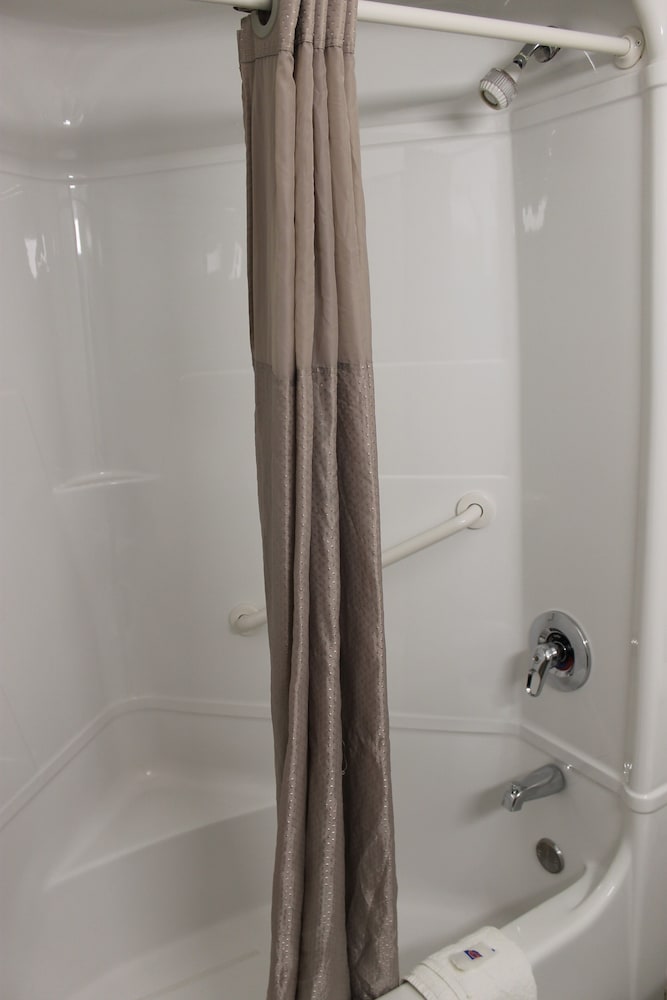 Motel6 Terrell, TX 52/58