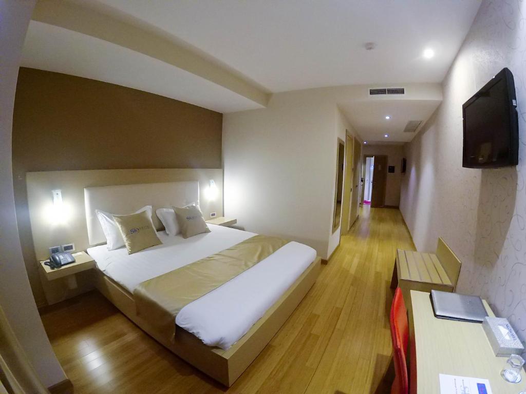 Sky 2 Hotel 11/38