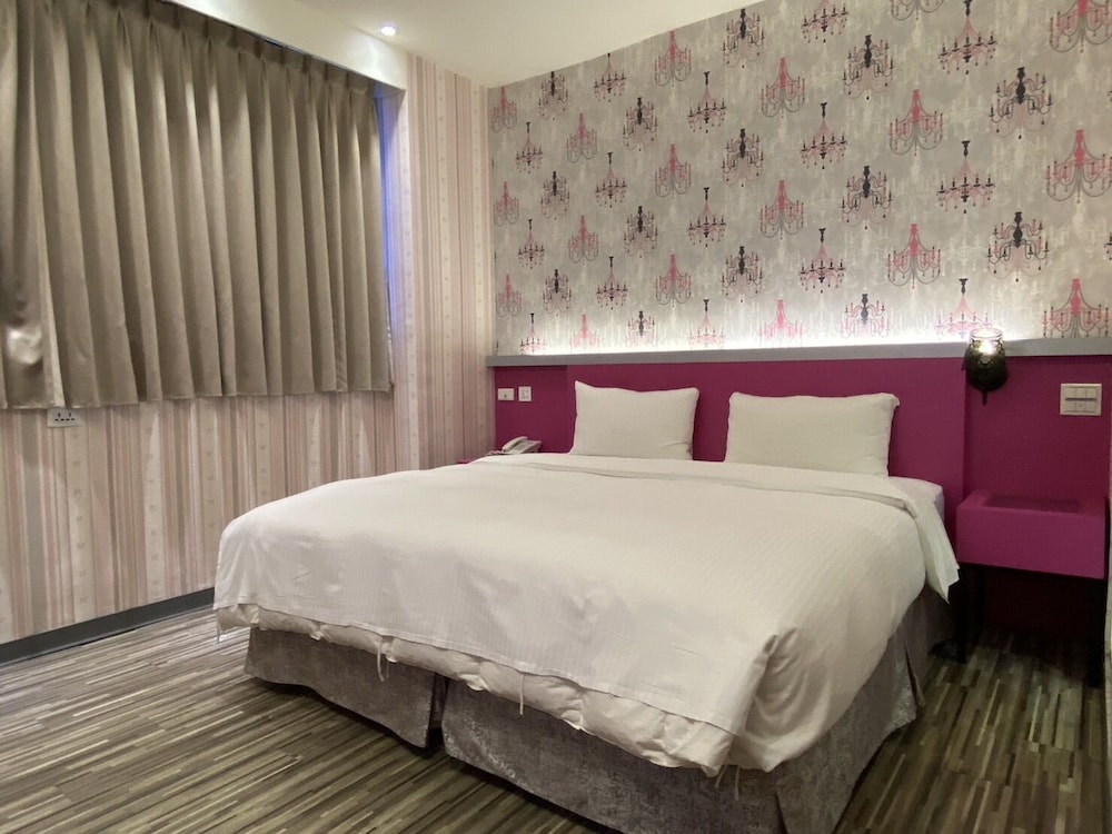 191 Hotel 18/62