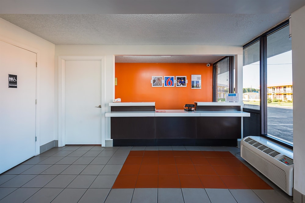 Motel6 Perry, GA 9/39