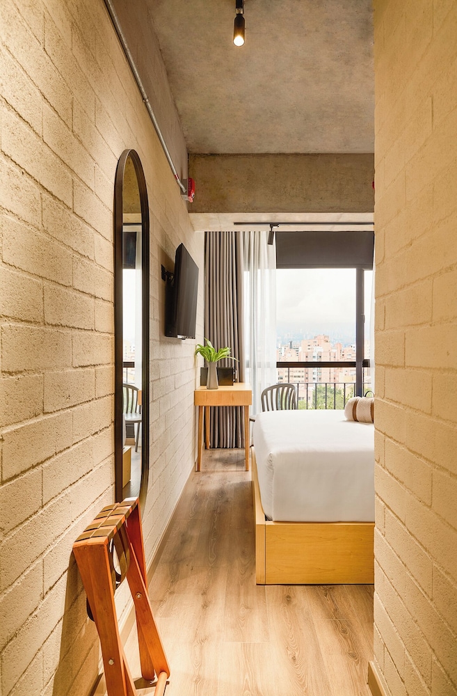 Urbit Social Lofts 29/35