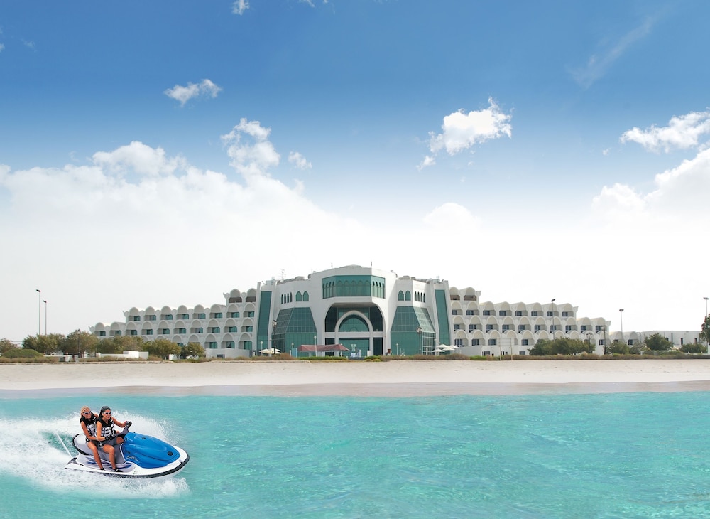 Mirfa Hotel 63/69