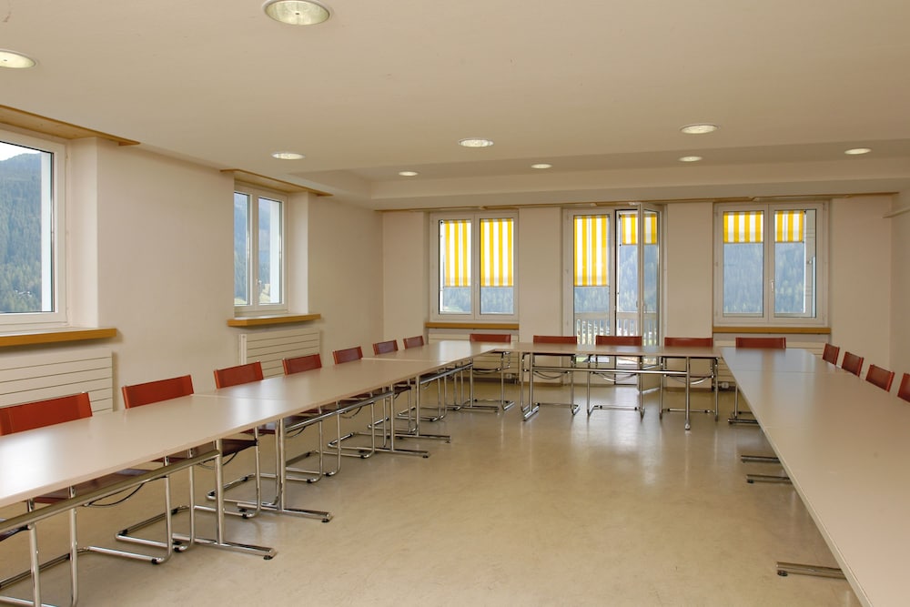 Davos Youthpalace 51/62