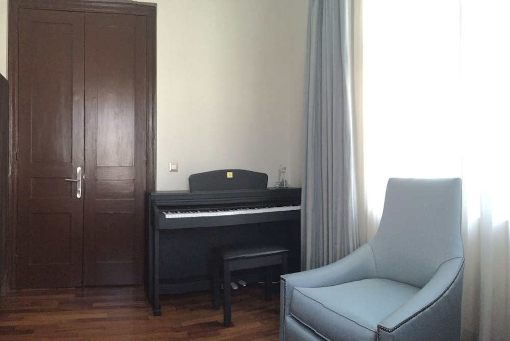 SPERVERI BOUTIQUE HOTEL 61/77