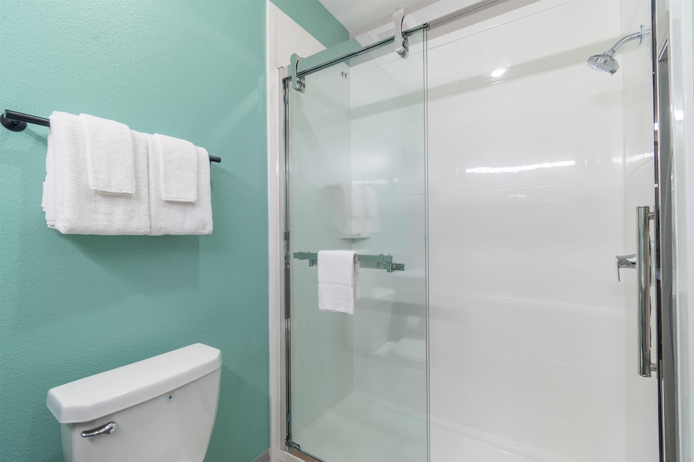 ECHO Suites Extended Stay by Wyndham Houston Katy West 26/31
