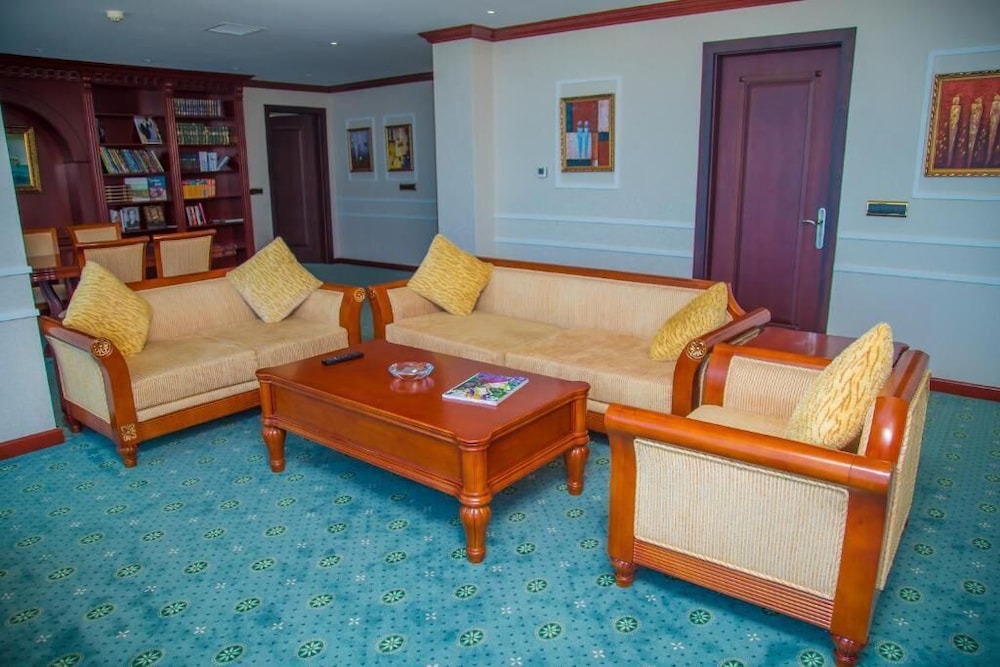 Golden Coast Hotel 14/23