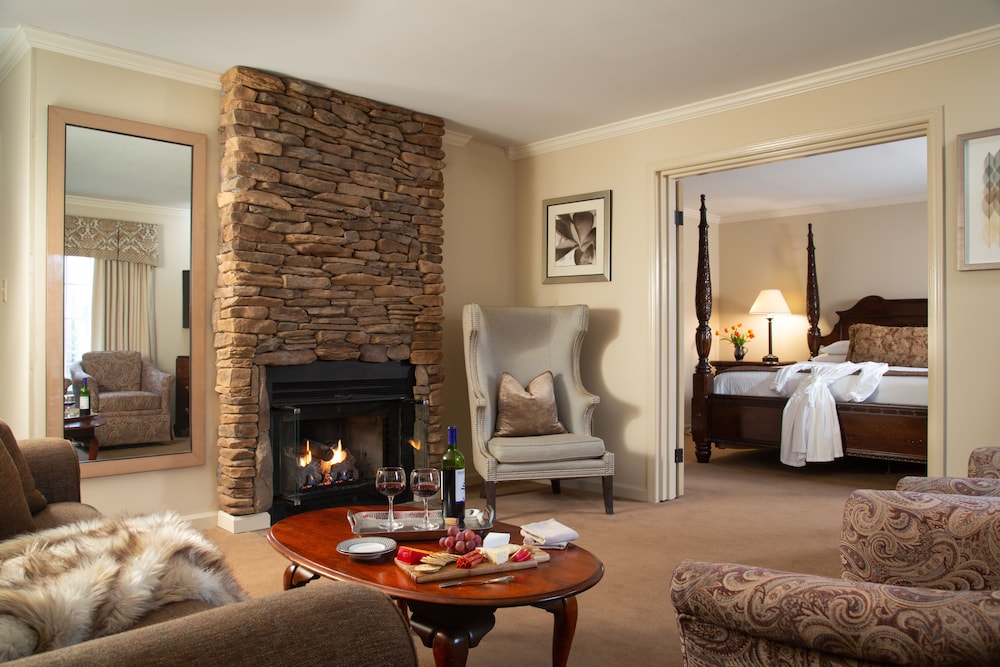 Meadowbrook Inn And Suites 27/45
