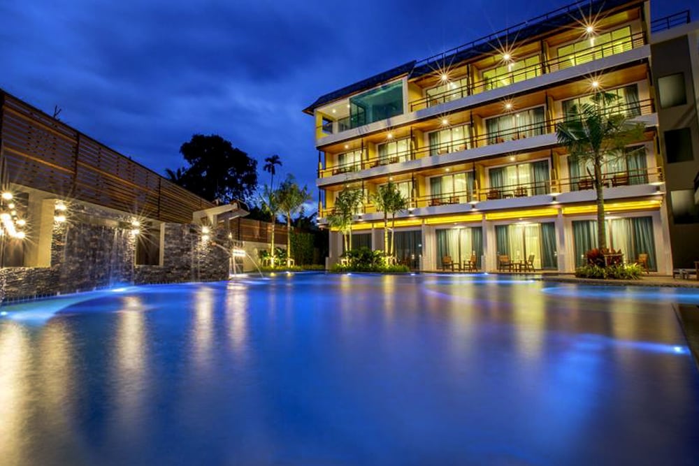 Aqua Resort Phuket 6/70