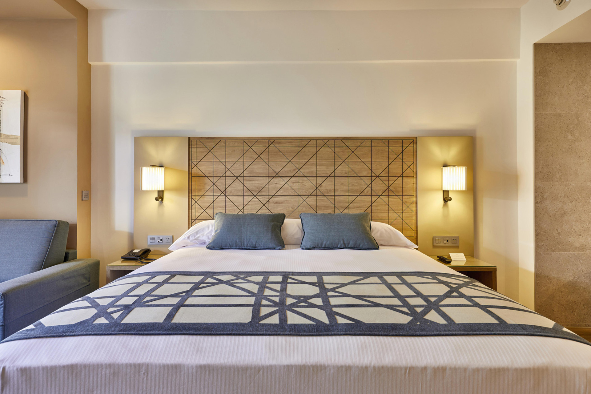 Junior Suite, Partial Sea View