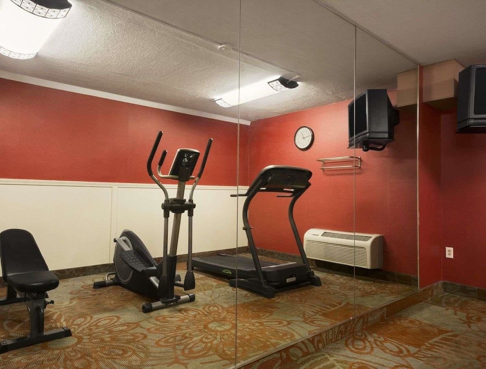 Baymont By Wyndham Salem Roanoke Area 15/25
