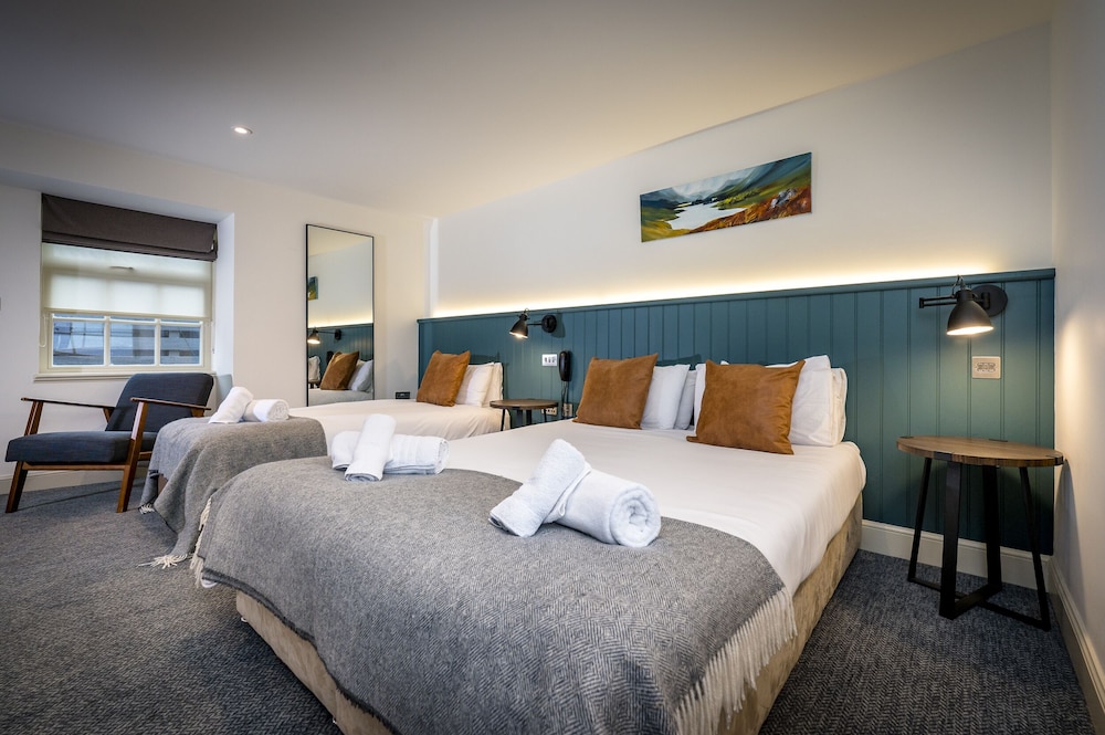 The Loch Ness Inn 4/45