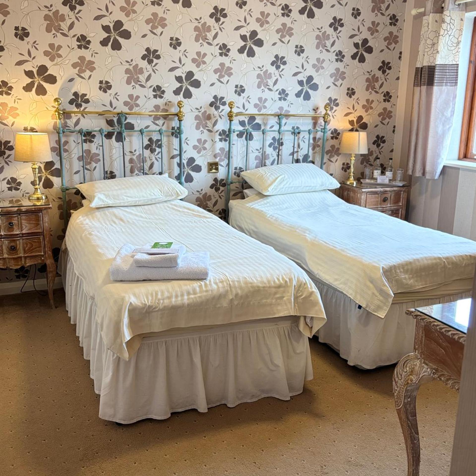 Business, Twin Beds