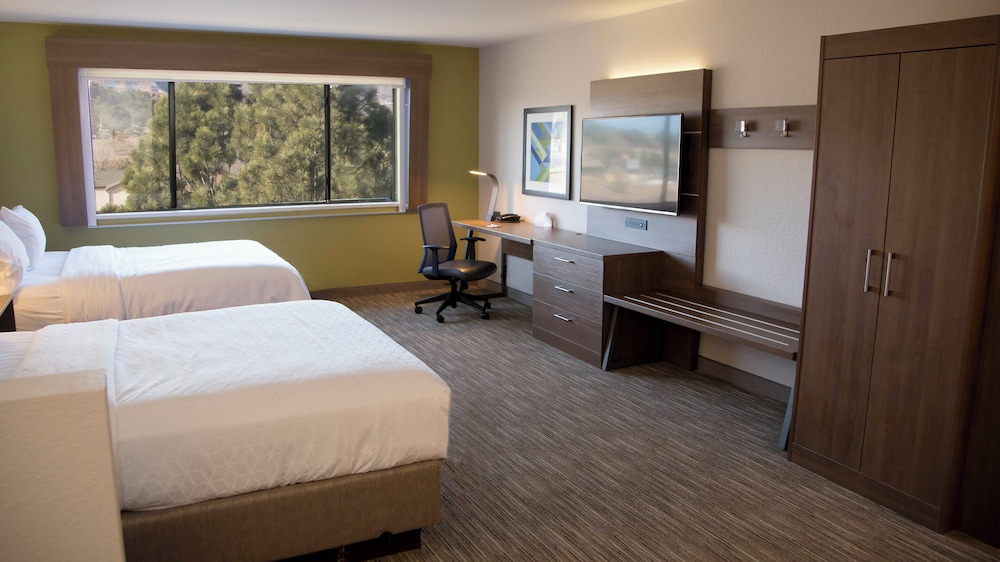 Holiday Inn Express and Suites Colorado Springs North an IHG Hotel 23/67
