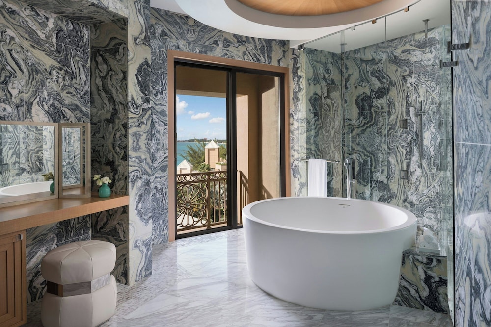 جناح غراند بسريرين مزدوجين بـ3 غرف نوم، The Ritz Carlton Grand Cayman 6/6